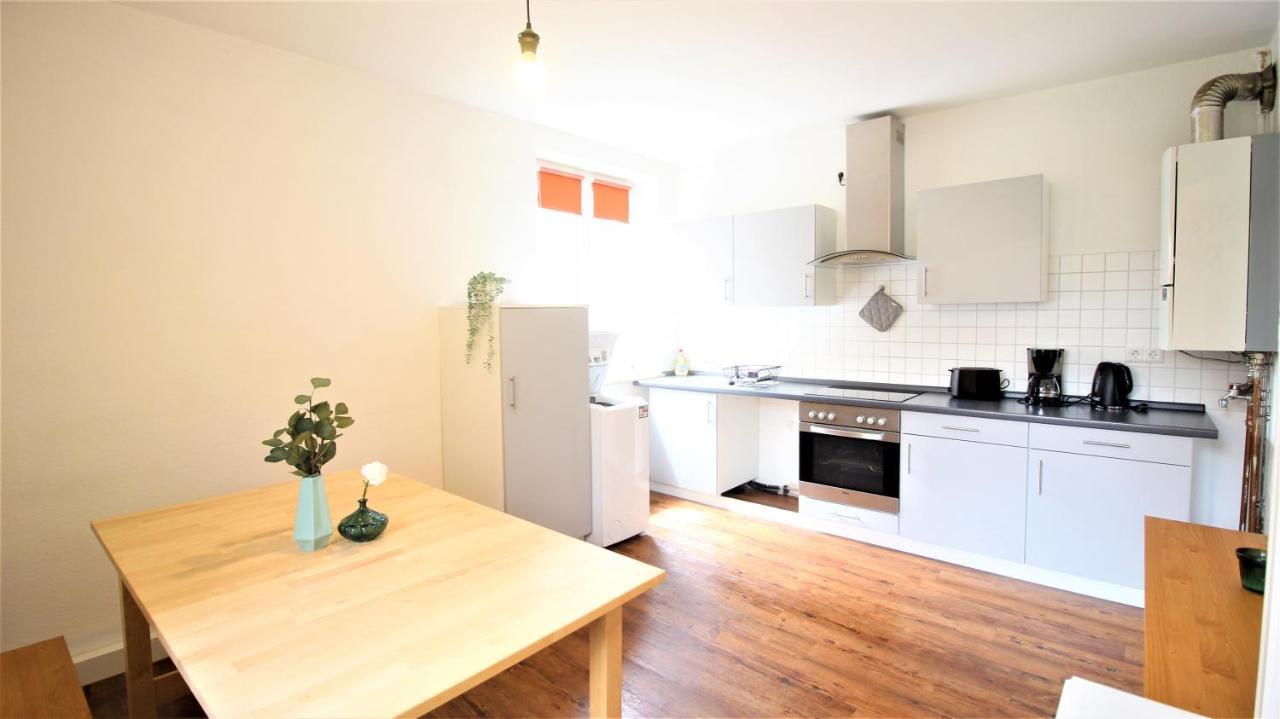 Zentral Wohnen - Inkl. Privatem Stellplatz Apartment Wurzburg Exterior photo